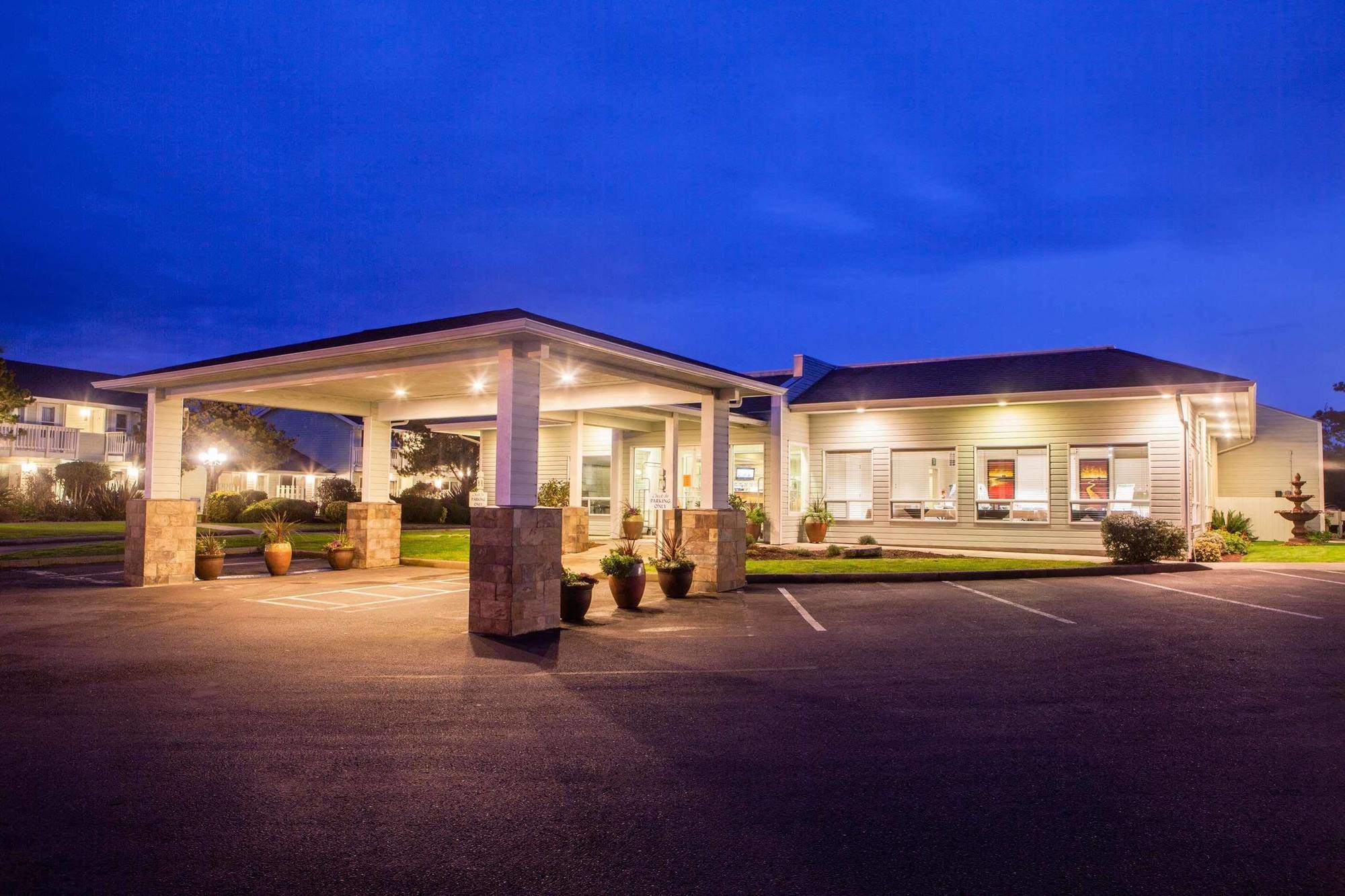 Best Western Inn At Face Rock Bandon Exterior photo